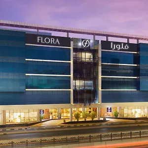 Flora Airport מלון